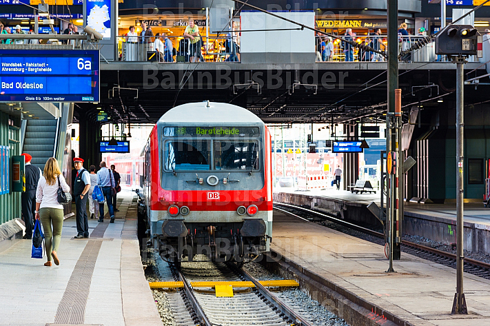 Regionalbahn nach Bargteheide im Hamburger Hauptbahnhof