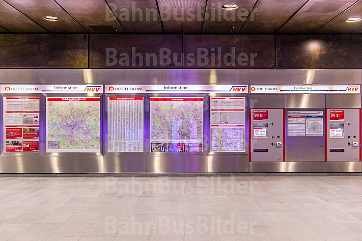 Fahrkartenautomaten im U-Bahnhof HafenCity Universität in Hamburg